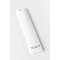 Lima de uñas y palito de manicura
