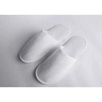 Zapatillas de Hotel Cerradas de Tejido de Rizo | Merveyl