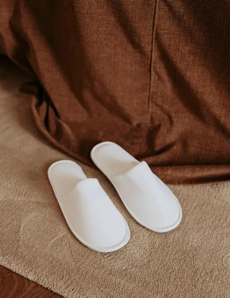 Pantuflas de Terciopelo Blanco para Hotel | Merveyl