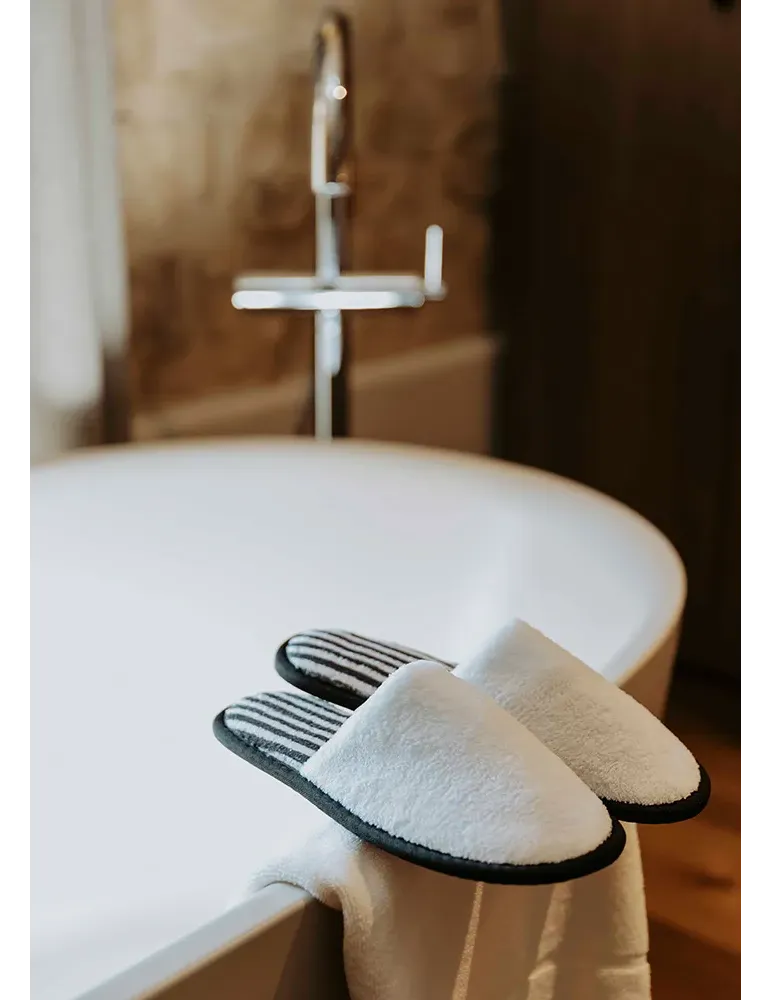 Zapatillas de spa para mujer cerradas H2O blanco estriado
