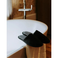 Pantuflas de Spa para Hombre Cerradas H2O Estriadas Negras