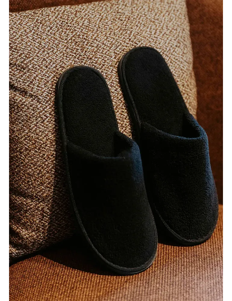 Zapatillas de hotel cerradas Coral negro premium
