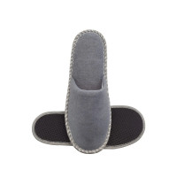 Zapatillas de hotel cerradas de fieltro gris