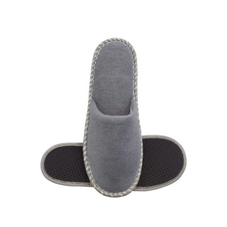 Zapatillas de hotel cerradas de fieltro gris