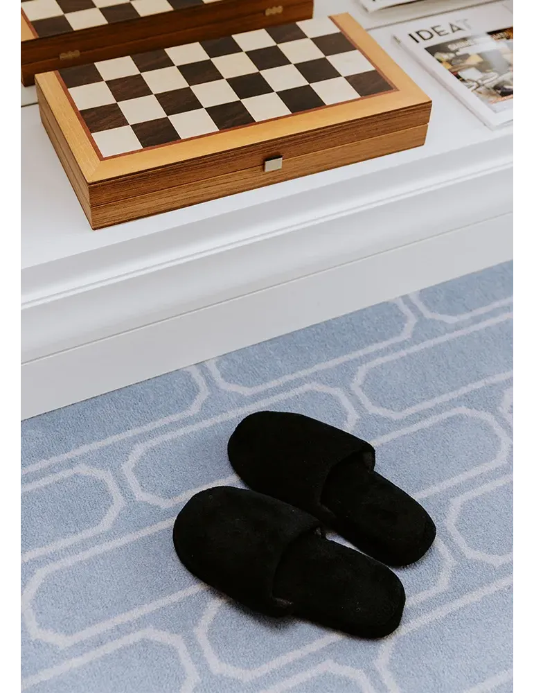 Cosy luxe thick Mule in black for hotels