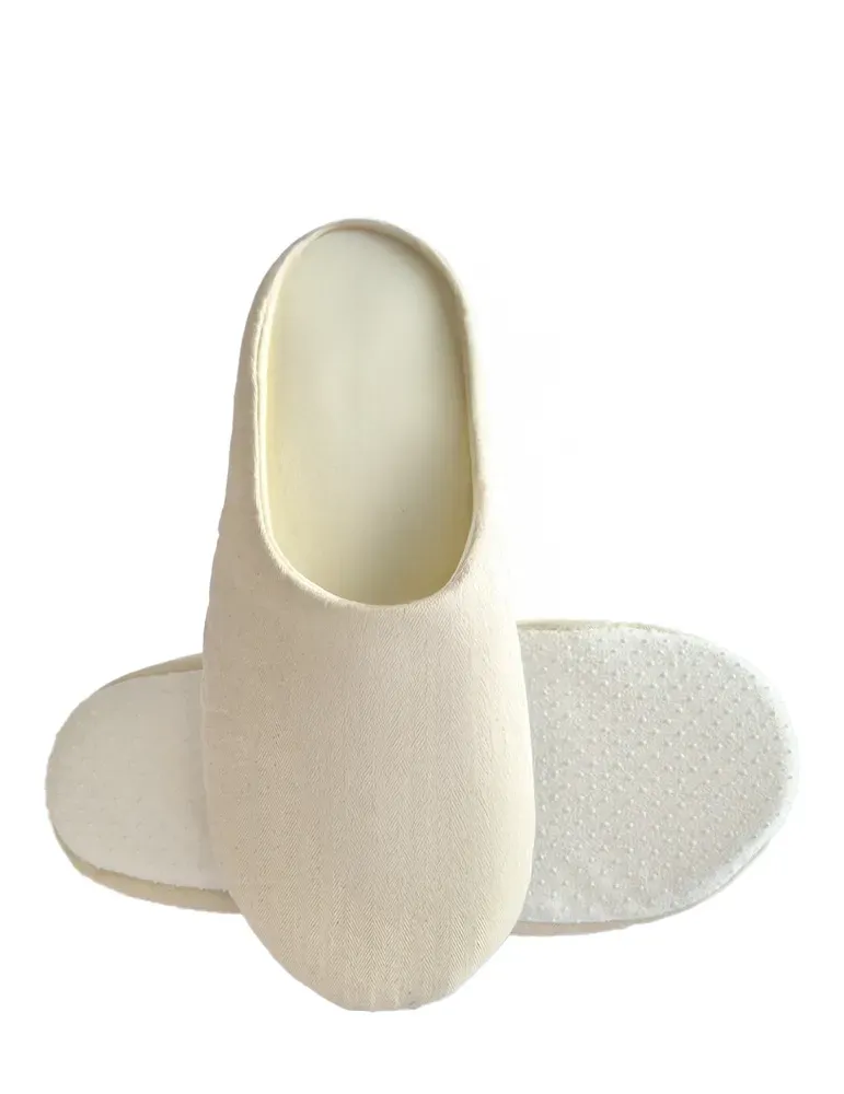 Pantuflas Blancas Cerradas para Mujer con Suela Gruesa