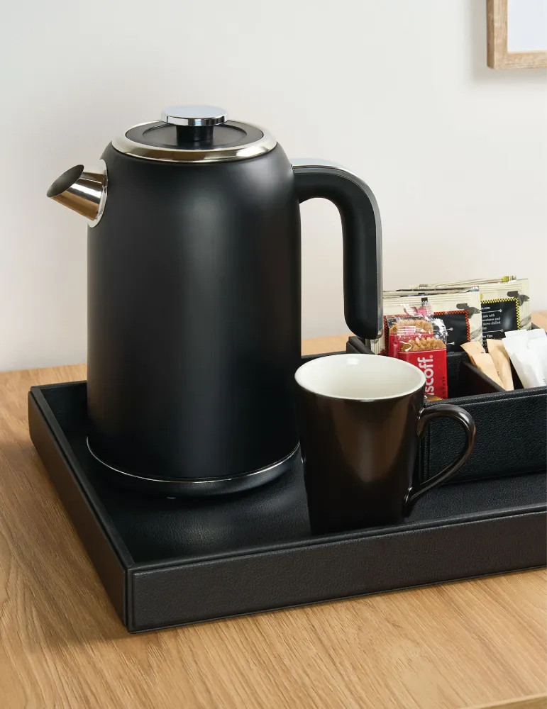 Corby Of Windsor Hervidor Hertford 1.8L | Equipamiento para Hotel y Spa Merveyl