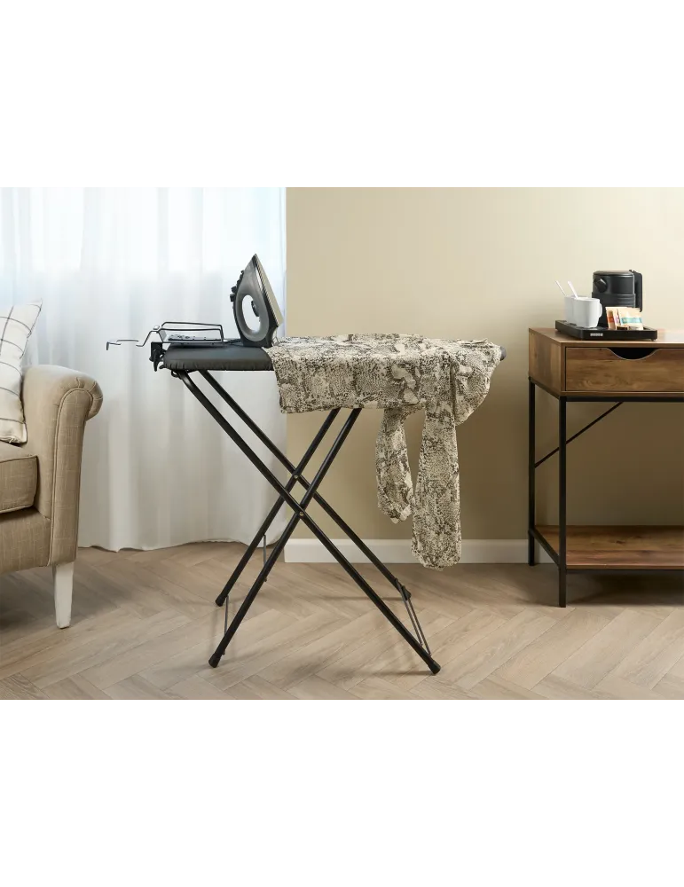 Soporte de pared para centro de planchado Corby | Merveyl