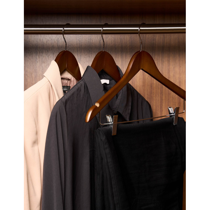 Percha de madera Burlington con pinzas para hotel | Merveyl